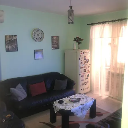 Apartment Cozy Haven In The Popular Area In The City!!! *